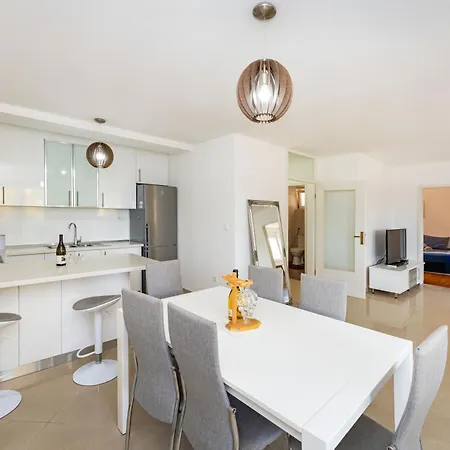 Relja Legacy Apartman *